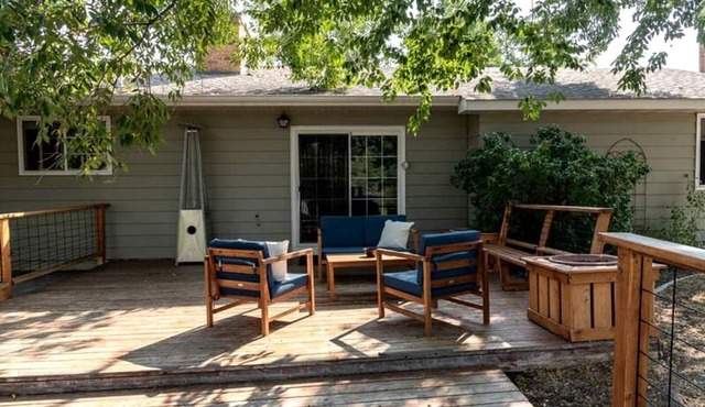 Spacious Dual-Home Mountain Escape with Hot Tub and Creek Views Near Trails in Lander, Wyoming