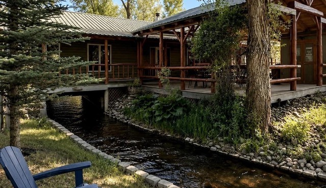 Beautiful Cabin Comfortable for Groups in Riverside, Wyoming