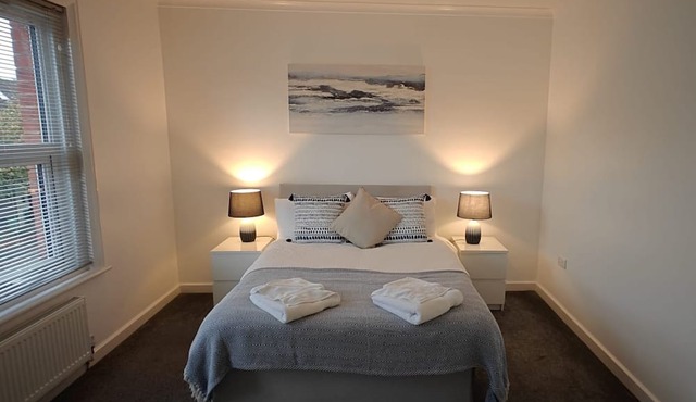 Fantastic 2Bed/1Bath Flat w/FREE Wi-Fi & Parking