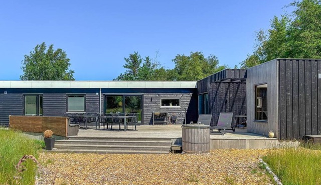 Pet friendly home in øster assels with sauna