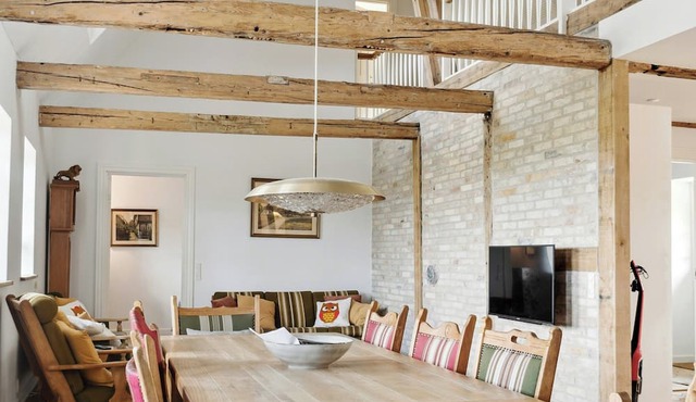 Nostalgic charm in a yellow timber house