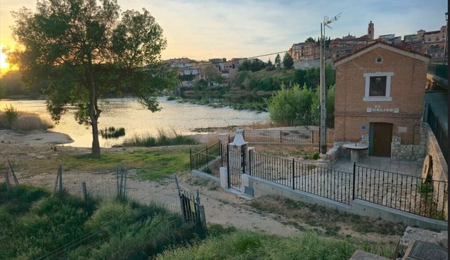 El Molino de Tordesillas (Banks of the Duero River)