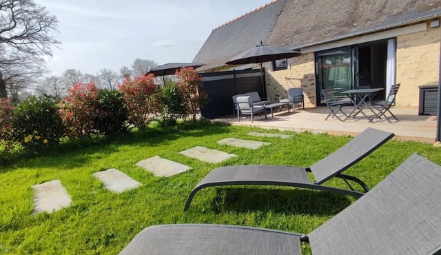 Holiday Home 'Le Duo Du Domaine De L'Epinay' with Private Terrace, Private Garden and Wi-Fi