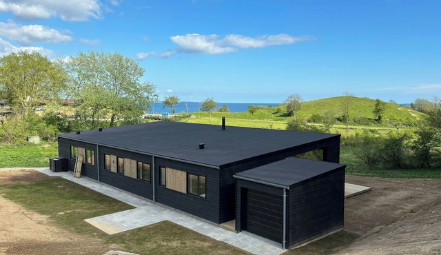 House on large nature plot with sea view and spa