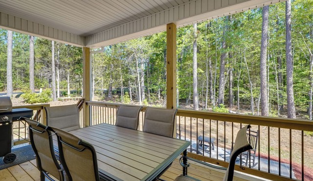 Cottage 1 Mi to Lake Gaston Beach & Boat Launch