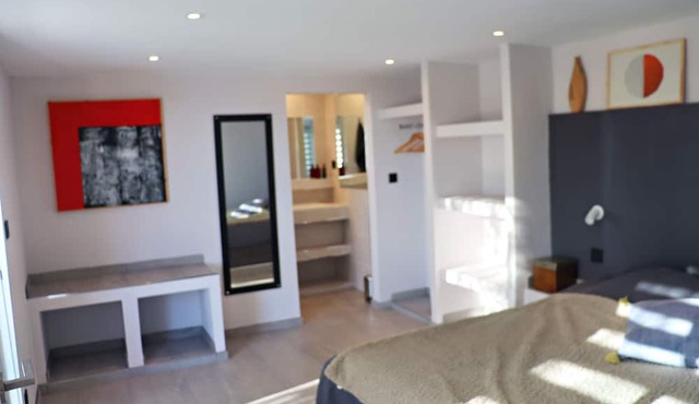 Exceptional extended stays in luxury rooms 15 minutes from Elche.