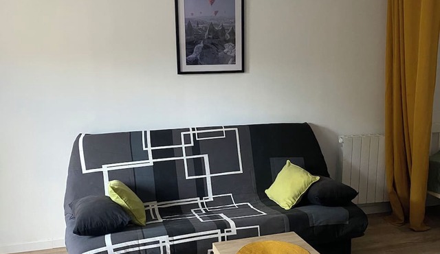 Guest House with free parking in private courtyard