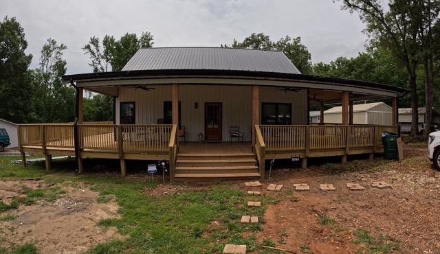 Family Traditions: Brand-New 4BR Kentucky Lakehouse w/Massive Deck & Fireplace
