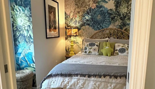Whimsical 2-Bedroom Nest Near Downtown and the Waterfront