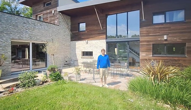 Lafamosia, large gite with indoor pool sauna spa 15 min rennes nord