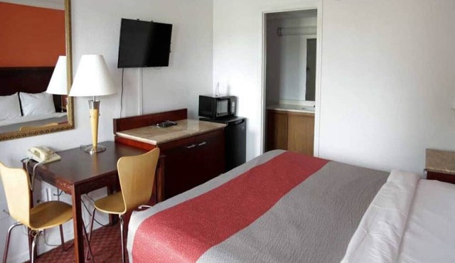 1 Queen Bed | Non-Smoking