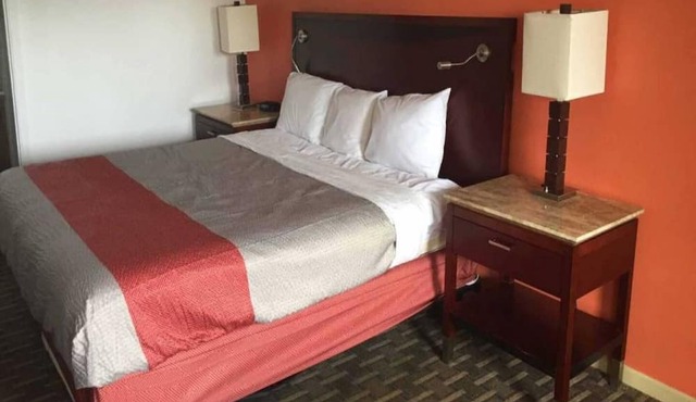 1 Full Bed | Non-Smoking