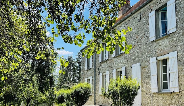 Magnificent family villa with swimming pool near Disneyland Paris