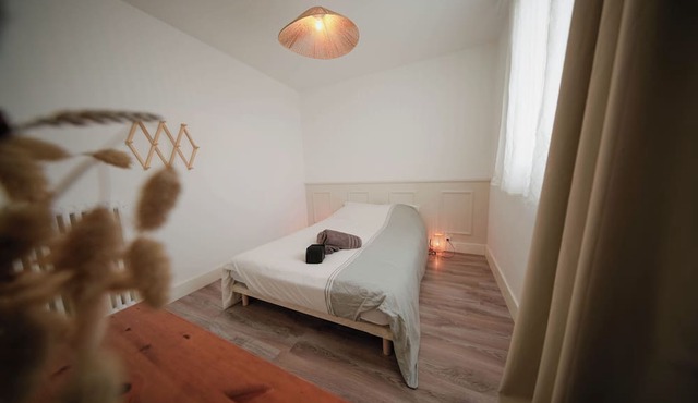 Bright T3 with balcony and parking, 6 pers, Procé