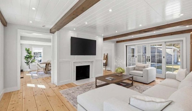 Capeside: 540-O Vintage Luxury in Orleans