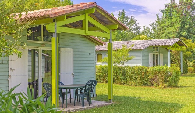 Cottage by the river in Nouvelle-Aquitaine