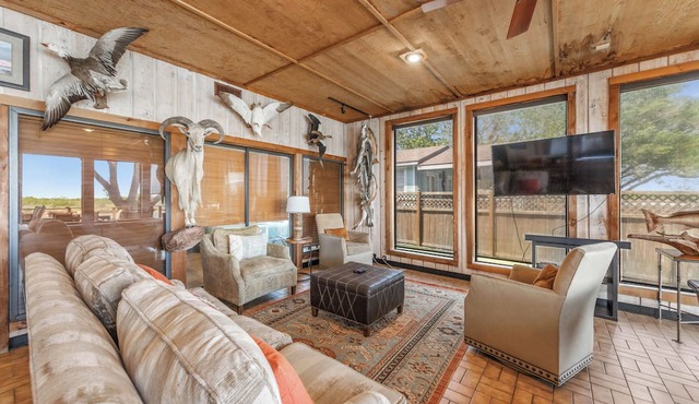 Casa Arroyo Sporting Lodge- First Floor-Deck Pier