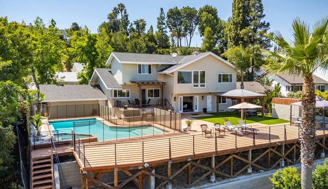Luxe Hilltop 5BR · Pool, Spa + Valley Views