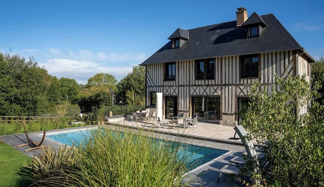 Authentic timber-frame house in Pays d'Auge