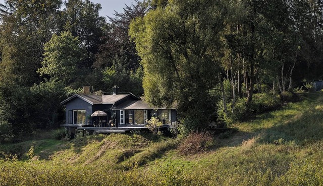 Converted scout house by Buresø lake and forest
