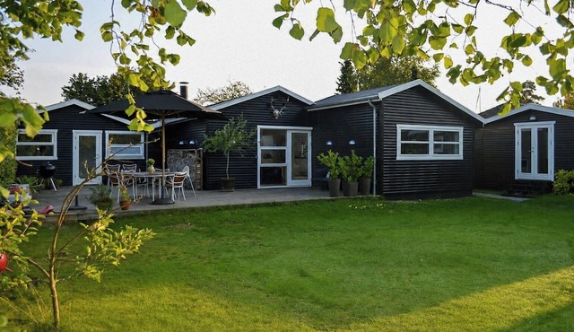 Family-friendly beach house at Solrød Beach