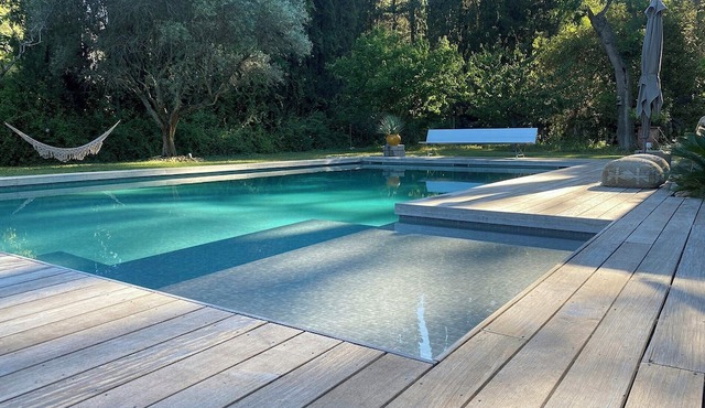 Green oasis with pool in Montpellier