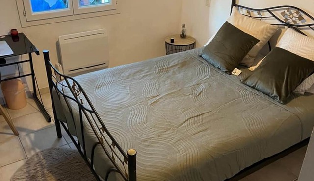 Zen Room in a Local Home – Shared Bathroom