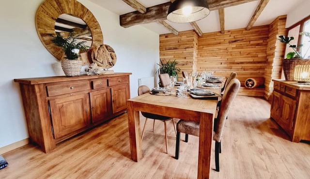 Holiday home with WIFI in a green setting