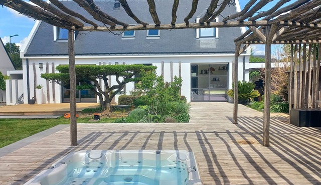 Maison Coup De Coeur, 6 to 8 persons, Centre Ambon