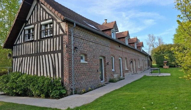 Renovated 3-star farmhouse, sleeps 11, 21 km from the sea, quiet, ideal for families