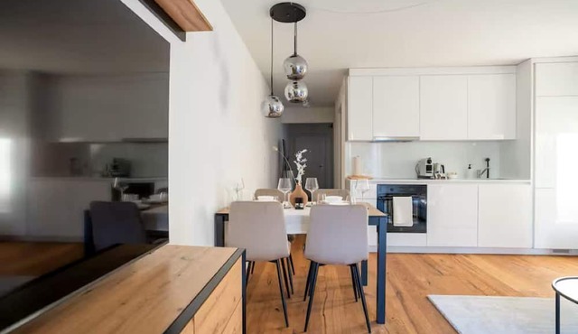 Zurich Airport 5min, Erg Workspace, Parking, River