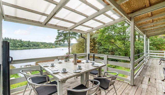Awesome home in Bryrup with lake view