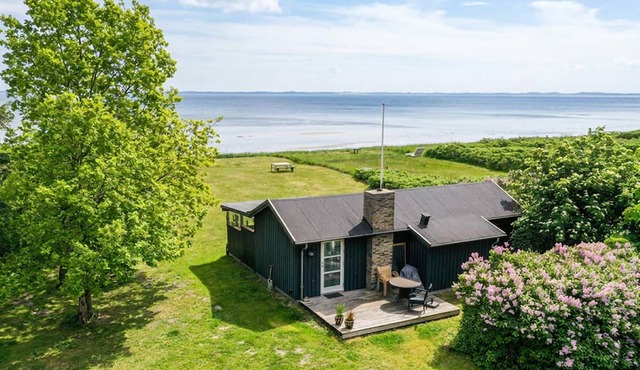 Gorgeous home in Oure with WiFi