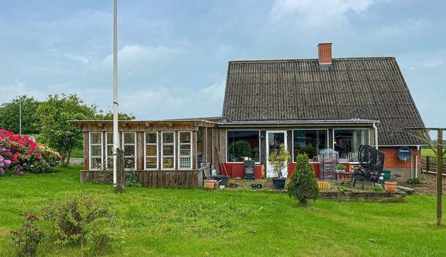 Gorgeous home in Snedsted with WiFi