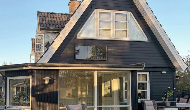 Spa hotel charm by the beach in Vejlby Fed