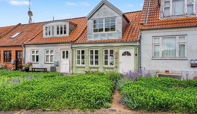 "Swarthofthi" - 90m from the sea by Interhome