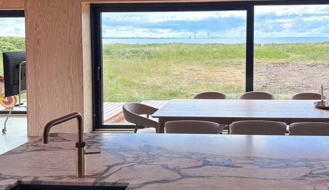 Nordic summer house with view over Storebælt