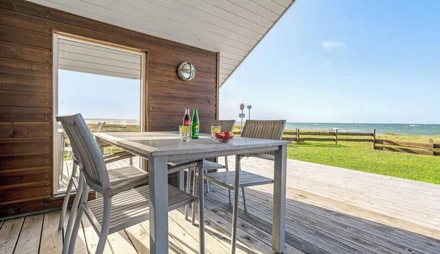Family house with beach access at Bildsø Strand