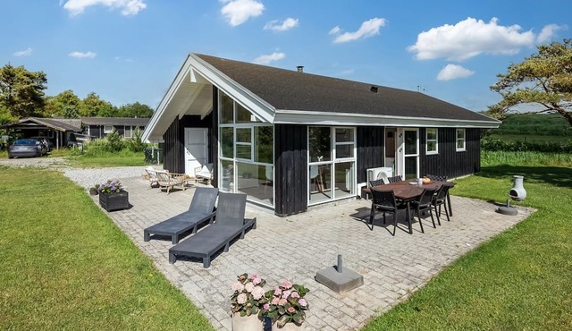 "Kristine" - 250m from the sea by Interhome