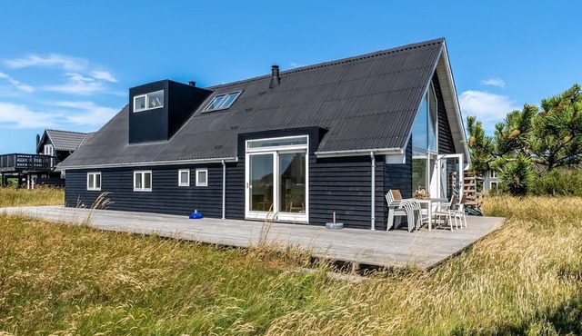 "Toska" - 800m from the sea by Interhome