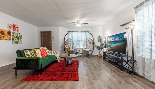 Spacious Family Retreat Near Lackland AFB