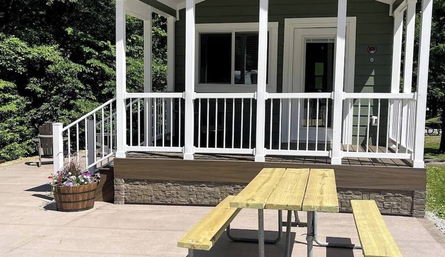 This house is a 2 bedroom(s), 1 bathrooms, located in London, KY.