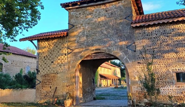 Gorgeous 6-bedroom country house in charming Sariac-Magnoac