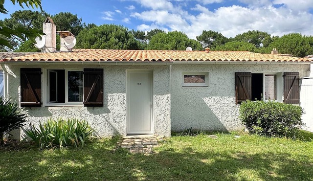 Renovated 2BR Villa near Beach & Shops - La Palmyre