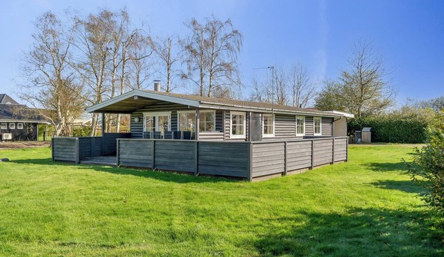 Lovely cottage within walking distance to the sea