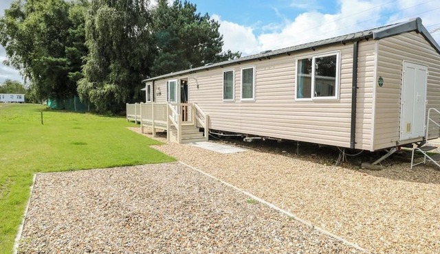 Dog Friendly 3 Bedroom Static Caravan in Fritton