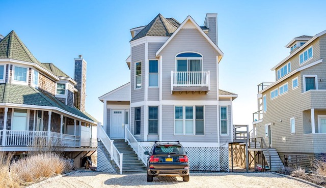 Dune Rd Oceanfront 4BR West Hampton Dunes