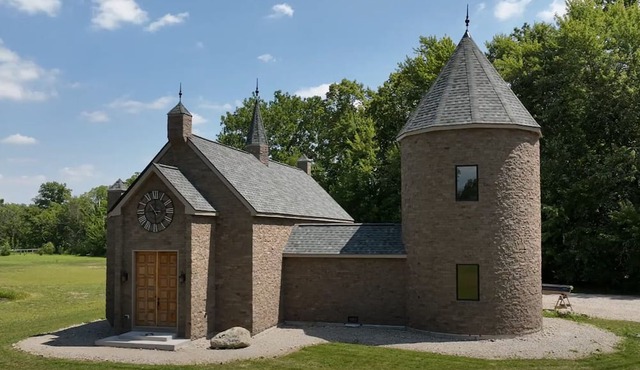 Hogwarts Themed Castle! 10 Acres - An Amazing Experience!