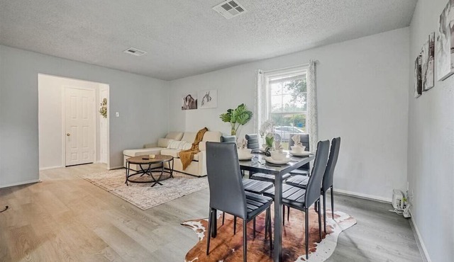 10 guests cozy 311 Alamo home near downtown san antonio