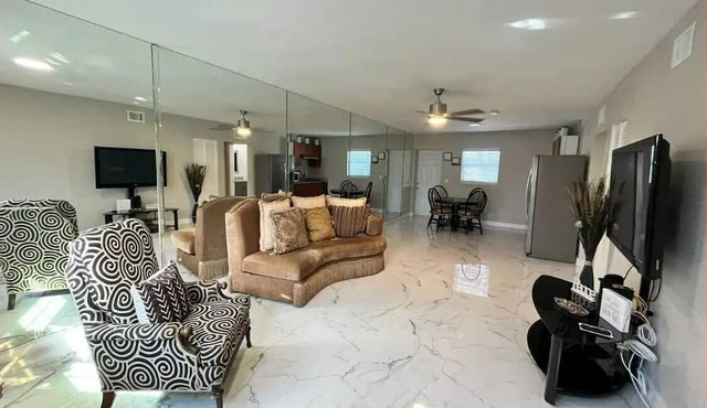#18 Tampa Stone king bed 2/1 unit 2301